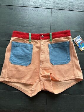 Wrangler Colorblock Peach Shorts with Blue Pockets and Red Waistband